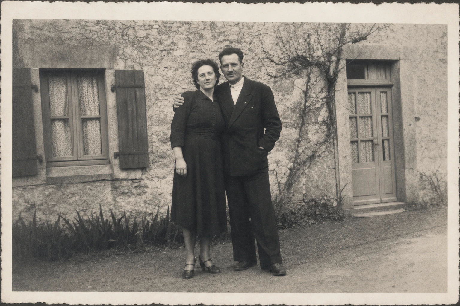 Photographie familiale française de 1948 après restauration